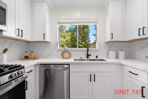 Kitchen - 747-749 Rainbow Dr, Mountain View, CA 94041 photo 10 of 12