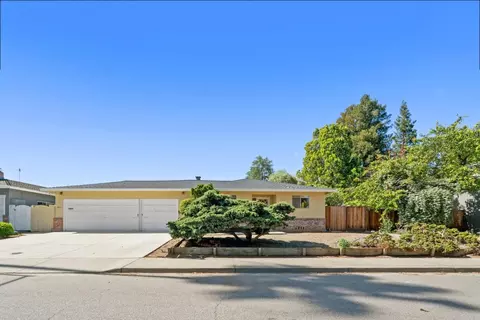 747-749 Rainbow Dr, Mountain View, CA 94041