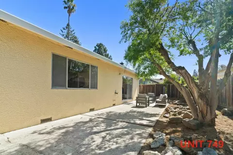 Exterior - 747-749 Rainbow Dr, Mountain View, CA 94041 photo 7 of 13