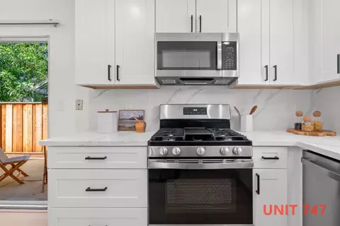 Kitchen - 747-749 Rainbow Dr, Mountain View, CA 94041 photo 11 of 12