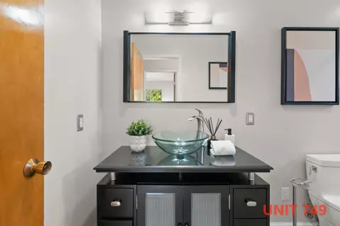 Bath - 747-749 Rainbow Dr, Mountain View, CA 94041 photo 3 of 6