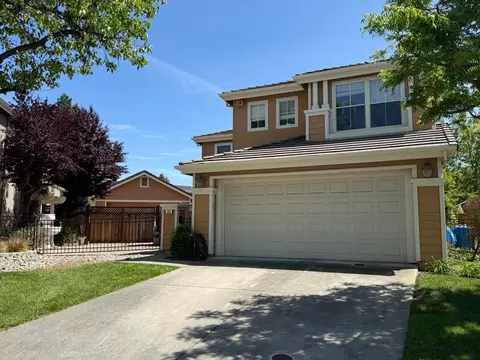 500 Birdsong St, Gilroy, CA 95020
