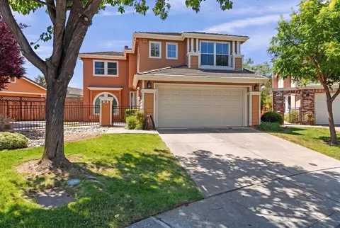 500 Birdsong St, Gilroy, CA 95020