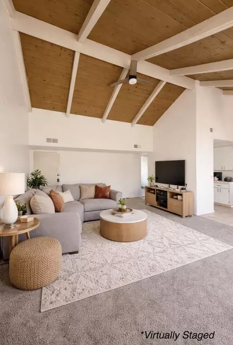 Living - 1506 Barcelona Cir, Salinas, CA 93906 photo 2 of 3
