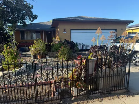 1133 Topaz Dr, Manteca, CA 95336
