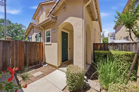 135 Palomino Pl, Gilroy, CA 95020
