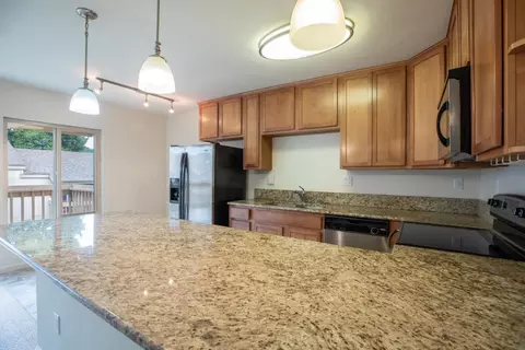 300 Glenwood Cir 258, Monterey, CA 93940