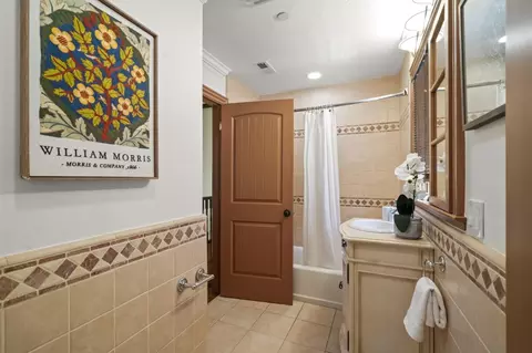 Bath - 216 Bloomfield Rd, Burlingame, CA 94010 photo 4 of 6
