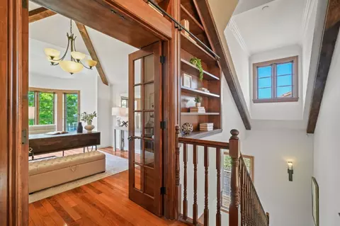 Entry Way - 216 Bloomfield Rd, Burlingame, CA 94010 photo 3 of 4