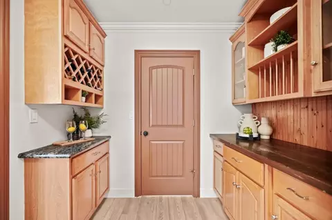 Entry Way - 216 Bloomfield Rd, Burlingame, CA 94010 photo 2 of 4