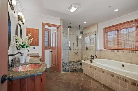 Bath - 216 Bloomfield Rd, Burlingame, CA 94010 photo 5 of 6