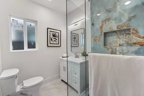 Bath - 236 Lassen Ave, Mountain View, CA 94043 photo 1 of 2
