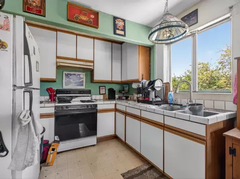 Kitchen - 2545 Mar Vista Dr, Aptos, CA 95003 photo 2 of 4
