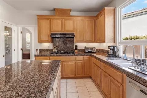 Kitchen - 122 Piedmont Rd, Milpitas, CA 95035 photo 2 of 3