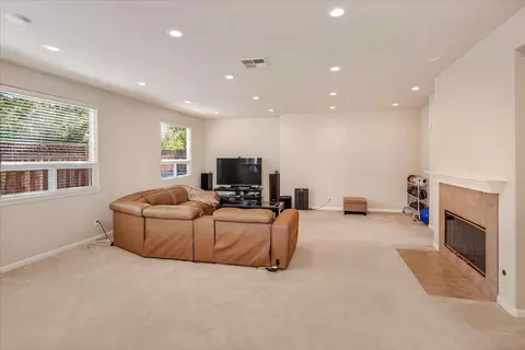 Living - 122 Piedmont Rd, Milpitas, CA 95035 photo 3 of 5