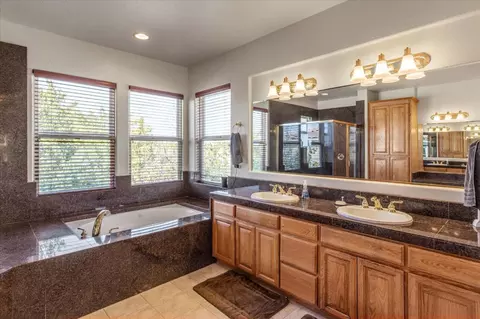 Bath - 122 Piedmont Rd, Milpitas, CA 95035 photo 1 of 6
