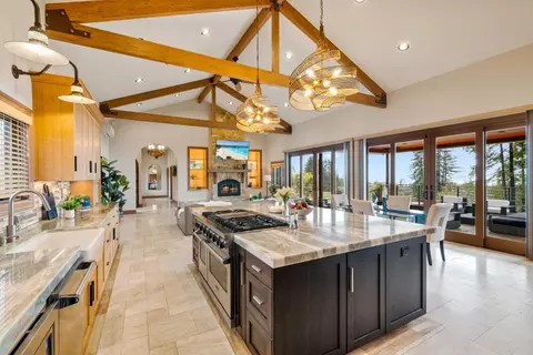 Kitchen - 1061 Summit Rd, Watsonville, CA 95076 photo 2 of 4