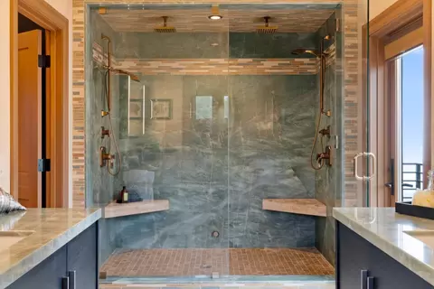 Bath - 1061 Summit Rd, Watsonville, CA 95076 photo 3 of 5