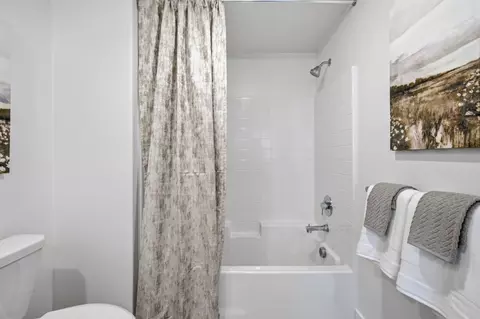 Bath - 1690 Delano St 22, Milpitas, CA 95035 photo 5 of 5