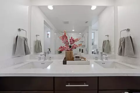 Bath - 1690 Delano St 22, Milpitas, CA 95035 photo 2 of 5