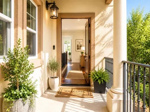 725 W Hacienda Ave, Campbell, CA 95008