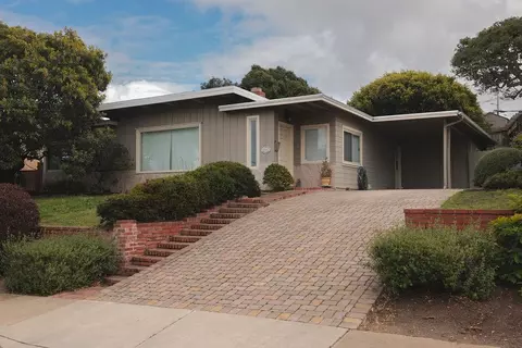 206 Edinburgh Ave, Monterey, CA 93940
