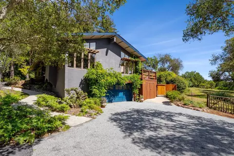 899 Calabasas Rd, Watsonville, CA 95076