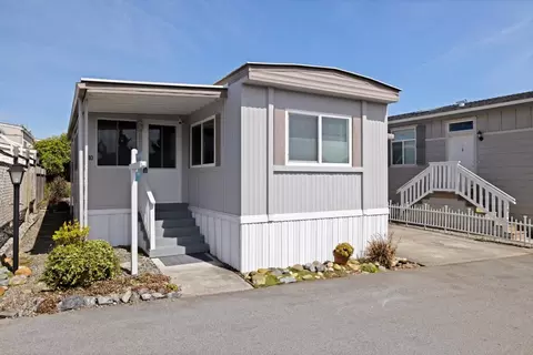 10 Lighthouse Rd 10, Half Moon Bay, CA 94019