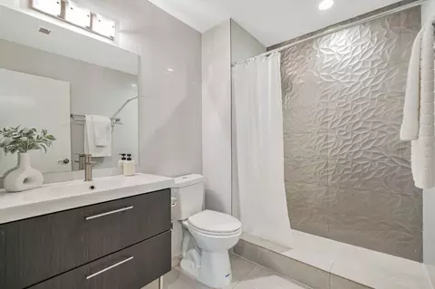 Bath - 39725 Potrero Dr, Newark, CA 94560 photo 1 of 2