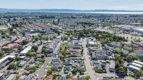 View/Area - 15950 E 14th St, San Leandro, CA 94578 photo 5 of 25