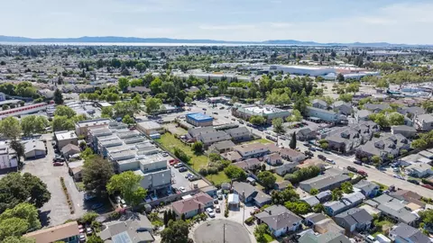 View/Area - 15950 E 14th St, San Leandro, CA 94578 photo 11 of 25