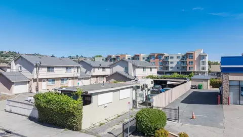 Exterior - 15950 E 14th St, San Leandro, CA 94578 photo 6 of 6