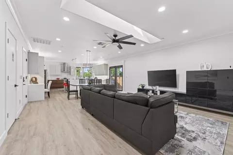 Entry Way - 605 N Bayview Ave, Sunnyvale, CA 94085 photo 2 of 2