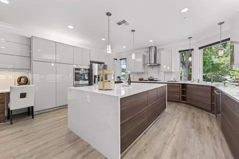 Kitchen - 605 N Bayview Ave, Sunnyvale, CA 94085 photo 2 of 5