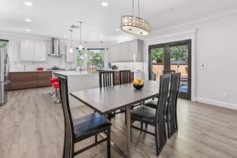 Dining - 605 N Bayview Ave, Sunnyvale, CA 94085 photo 1 of 2