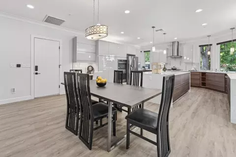 Dining - 605 N Bayview Ave, Sunnyvale, CA 94085 photo 2 of 2