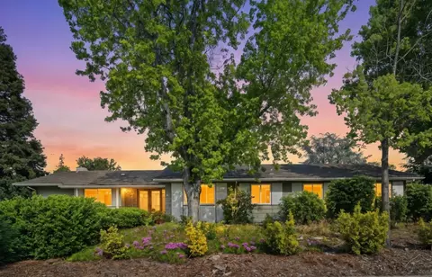 12100 Saraglen Dr, Saratoga, CA 95070