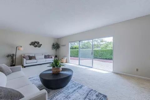 Living - 15084 Green Oak Pl, Salinas, CA 93907 photo 4 of 6