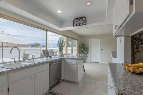 Kitchen - 15084 Green Oak Pl, Salinas, CA 93907 photo 1 of 2