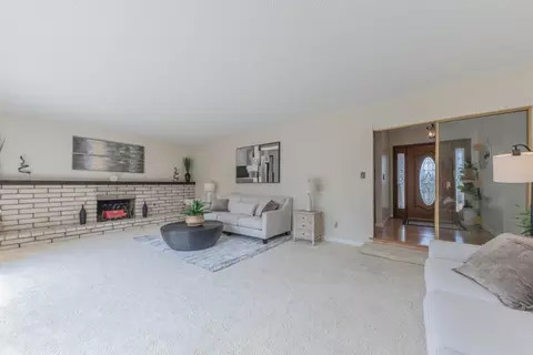 Living - 15084 Green Oak Pl, Salinas, CA 93907 photo 2 of 6
