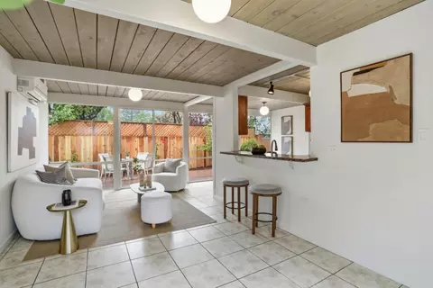 Living - 931 Mackenzie Dr, Sunnyvale, CA 94087 photo 3 of 4