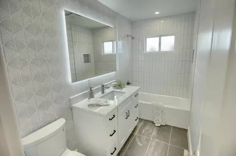Bath - 1003 Rosa Ave, Sunnyvale, CA 94086 photo 5 of 5