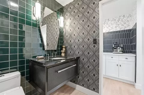 Bath - 1003 Rosa Ave, Sunnyvale, CA 94086 photo 1 of 5
