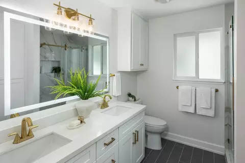 Bath - 317 Tyrella Ave, Mountain View, CA 94043 photo 3 of 6