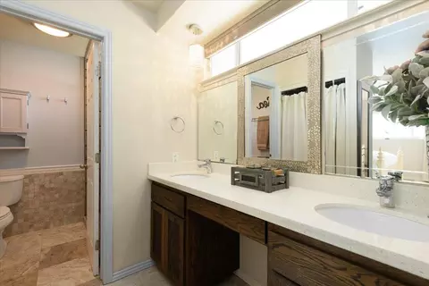 Bath - 854 Prairie Creek Dr, Pacifica, CA 94044 photo 2 of 4