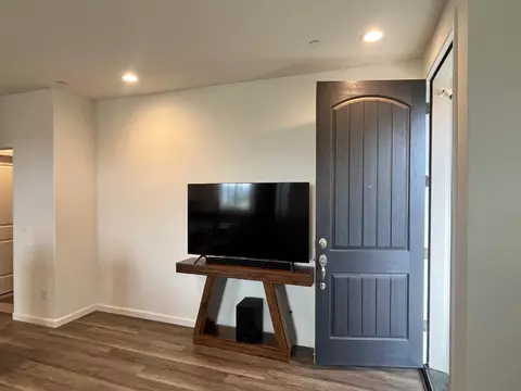 Entry Way - 708 Gabilan Dr, Soledad, CA 93960 photo 2 of 4