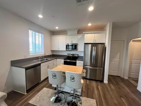 Kitchen - 708 Gabilan Dr, Soledad, CA 93960 photo 2 of 3