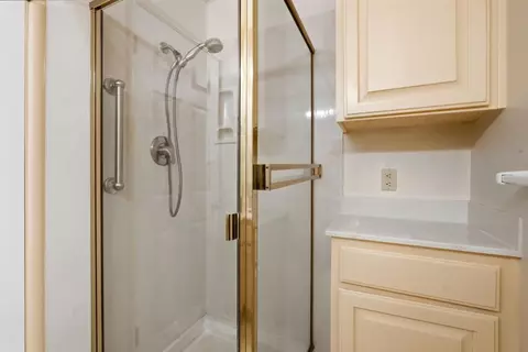 Bath - 1204 Mcfarlane Ln, Hayward, CA 94544 photo 3 of 4