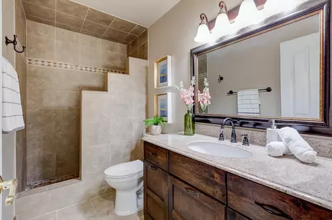 Bath - 7685 Los Padres Ct, Gilroy, CA 95020 photo 3 of 3