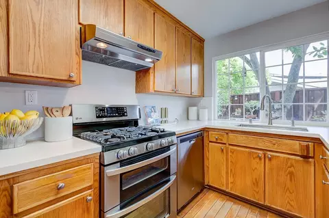 Kitchen - 7685 Los Padres Ct, Gilroy, CA 95020 photo 2 of 2